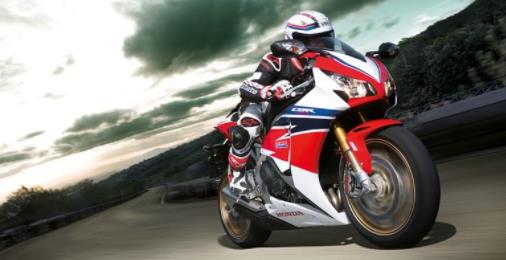 Harga Honda CBR1000RR Review & Spesifikasi Terbaru